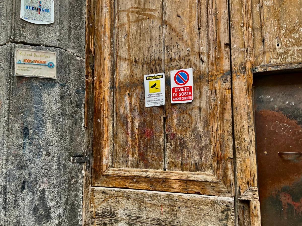 'A Room De' Scugnizzi Neapel Exteriör bild