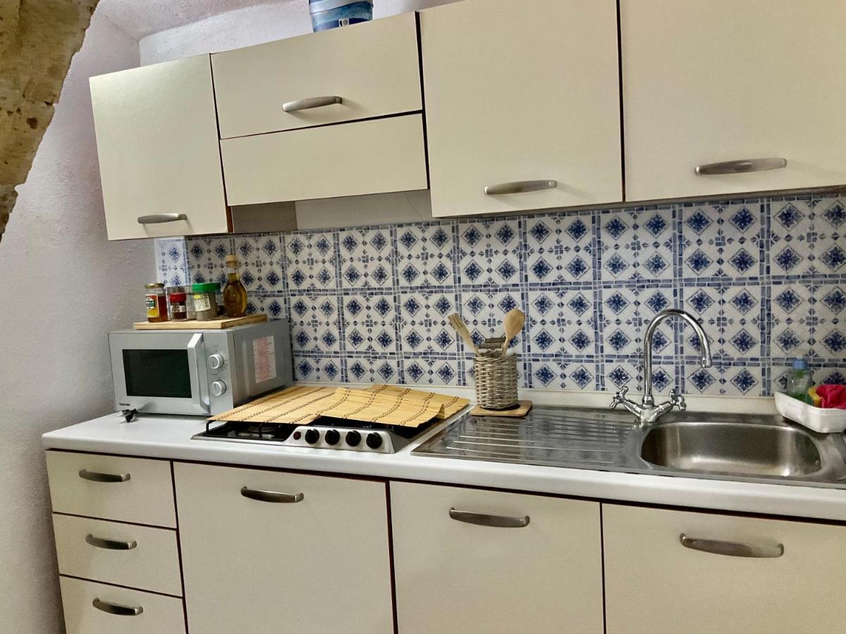 'A Room De' Scugnizzi Neapel Exteriör bild