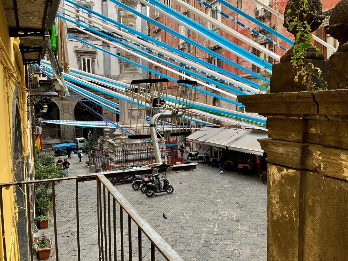 'A Room De' Scugnizzi Neapel Exteriör bild
